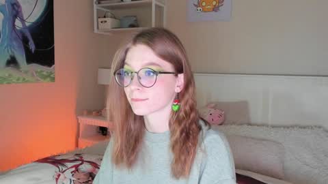 Snapshot of lunar_sofia chatting on 12.18.24 Sofia online show from 12.18.24