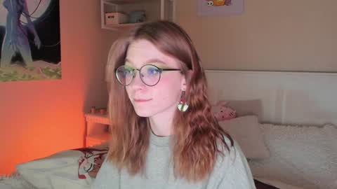 Snapshot of lunar_sofia chatting on 12.18.24 Sofia online show from 12.18.24