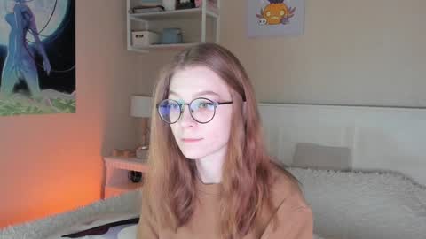 Snapshot of lunar_sofia chatting on 12.21.24 Sofia online show from 12.21.24