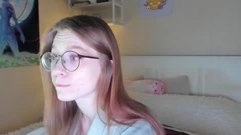 Snapshot of lunar_sofia chatting on 12.30.24 Sofia online show from 12.30.24