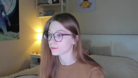 Snapshot of lunar_sofia chatting on 01.10.25 Sofia online show from 01.10.25