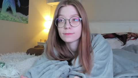 Snapshot of lunar_sofia chatting on 01.10.25 Sofia online show from 01.10.25