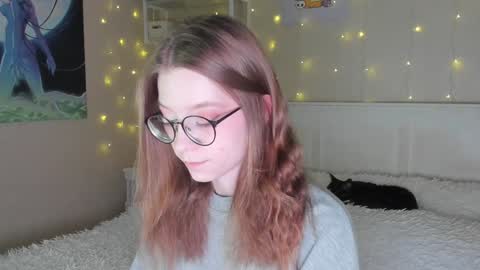 Snapshot of lunar_sofia chatting on 01.26.25 Sofia online show from 01.26.25