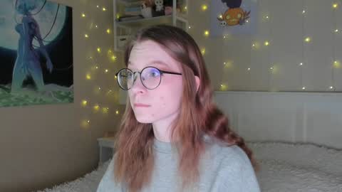 Snapshot of lunar_sofia chatting on 01.26.25 Sofia online show from 01.26.25