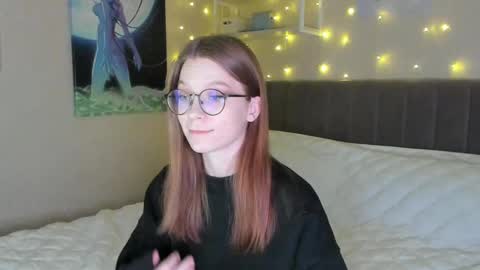 Snapshot of lunar_sofia chatting on 02.11.25 Sofia online show from 02.11.25