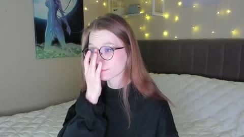 Snapshot of lunar_sofia chatting on 02.14.25 Sofia online show from 02.14.25