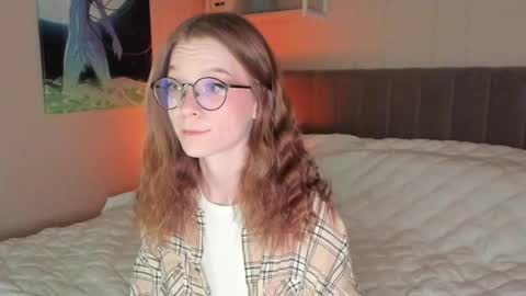 Snapshot of lunar_sofia chatting on 02.18.25 Sofia online show from 02.18.25