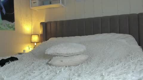 Snapshot of lunar_sofia chatting on 02.27.25 Sofia online show from 02.27.25