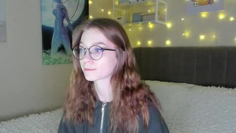 Snapshot of lunar_sofia chatting on 03.06.25 Sofia online show from 03.06.25