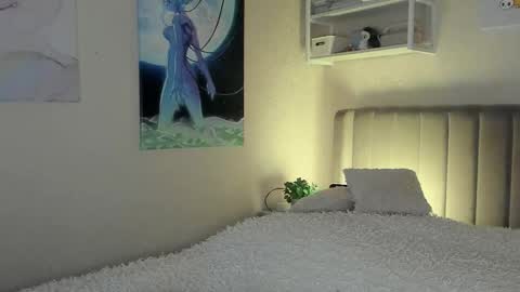 Snapshot of lunar_sofia chatting on 10.09.25 Sofia online show from 10.09.25