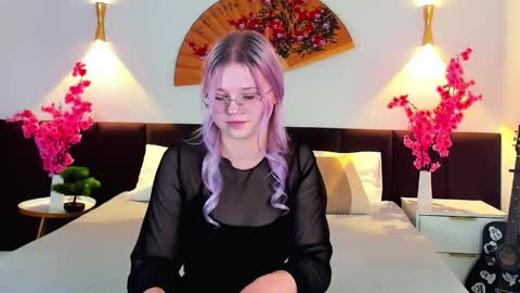 lunariafox online show from 03.15.26