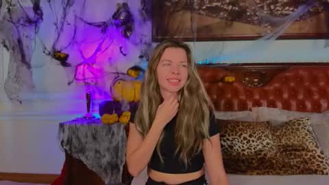 Luna Rishi online show from 11.01.25