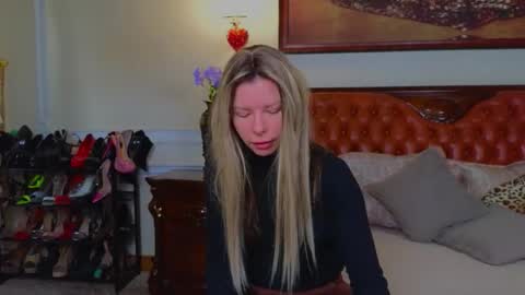 Luna Rishi online show from 02.16.26