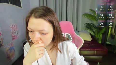 Snapshot of lunarlily7 chatting on 09.21.25 Lily online show from 09.21.25