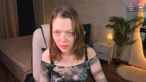 Snapshot of lunarlily7 chatting on 09.22.25 Lily online show from 09.22.25