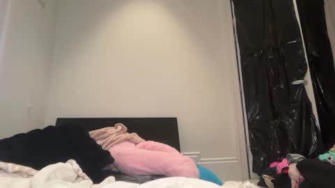 Snapshot of lunarose17 chatting on 02.17.26 lunarose17 online show from 02.17.26