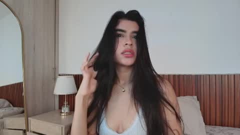 Luna Rousse online show from 04.08.26