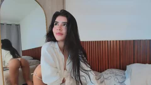 Luna Rousse online show from 04.15.26