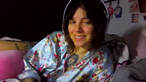 Snapshot of lunarqueen420 chatting on 06.28.26 lunarqueen420 online show from 06.28.26
