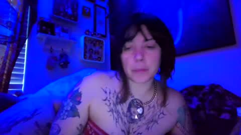 Snapshot of lunarqueen420 chatting on 07.01.26 lunarqueen420 online show from 07.01.26