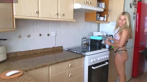 Snapshot of lunary_mix chatting on 11.08.25 Luna online show from 11.08.25