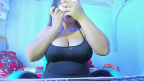 Snapshot of lunastar02 chatting on 10.05.25 luna online show from 10.05.25