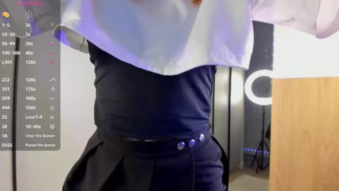 Laura online show from 09.15.25