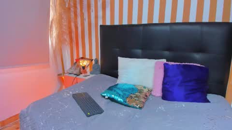 Luna Toledo online show from 12.22.25