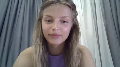Snapshot of lunav7 chatting on 09.10.25 Luna online show from 09.10.25