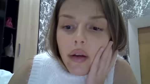 Snapshot of lunav7 chatting on 10.13.25 Luna online show from 10.13.25