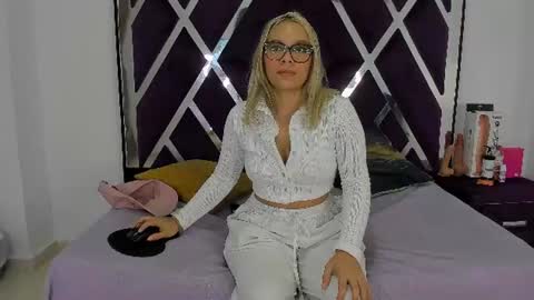 Snapshot of lunaviceht chatting on 06.30.26 lunaviceht online show from 06.30.26