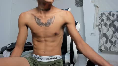 Snapshot of lunay_bigcock420 chatting on 10.14.25 lunay_bigcock420 online show from 10.14.25