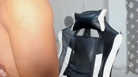 Snapshot of lunay_bigcock420 chatting on 10.21.25 lunay_bigcock420 online show from 10.21.25