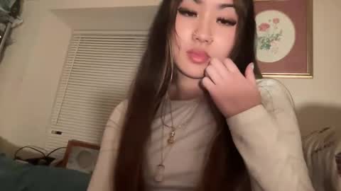 Snapshot of lunazone chatting on 01.12.25 Lunadreams online show from 01.12.25