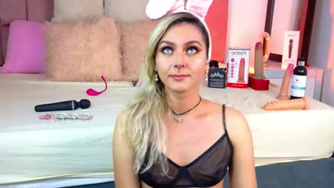 Snapshot of lunitadiva chatting on 01.19.26 lunitadiva online show from 01.19.26