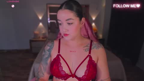 LUNA ROSE online show from 11.27.25