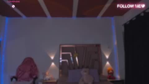 LUNA ROSE online show from 12.01.25