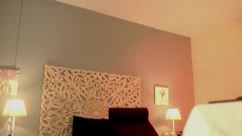 Snapshot of lupeebony chatting on 10.15.25 lupe online show from 10.15.25