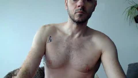 Snapshot of lupine_666 chatting on 10.16.25 Lupine online show from 10.16.25