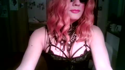Snapshot of lurabedear chatting on 04.10.26 CD Latino in Sweden online show from 04.10.26