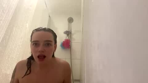 Snapshot of lusciouslolaxx chatting on 11.13.25 lusciouslolaxx online show from 11.13.25