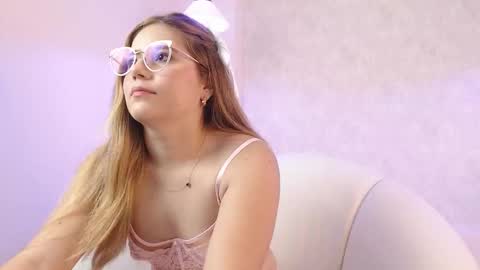 Snapshot of lussia_vega chatting on 01.14.26 Lussia Vega online show from 01.14.26