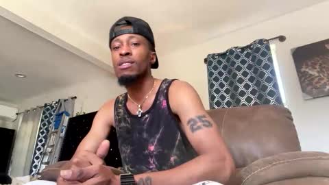 Snapshot of lust_j chatting on 11.06.25 LUST online show from 11.06.25