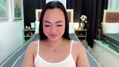 Snapshot of lustfuloffendertrina chatting on 01.18.25 Trina online show from 01.18.25