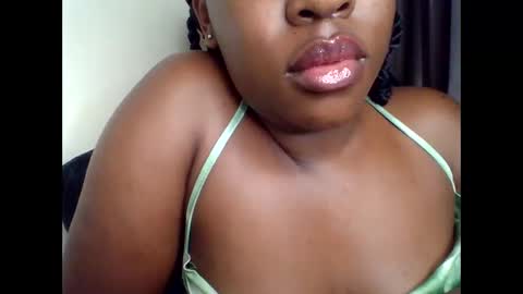 lustrous-choco online show from 04.18.26