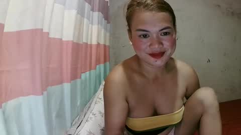 Snapshot of lusty_babe25 chatting on 10.04.25 Flora Mae online show from 10.04.25