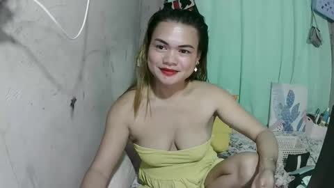 Snapshot of lusty_babe25 chatting on 05.19.26 Flora Mae online show from 05.19.26