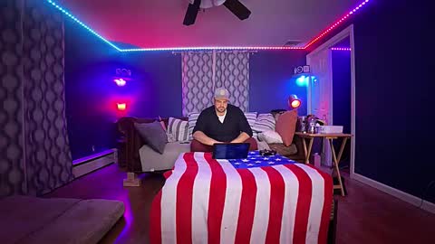 luv2watch1980 online show from 12.22.25