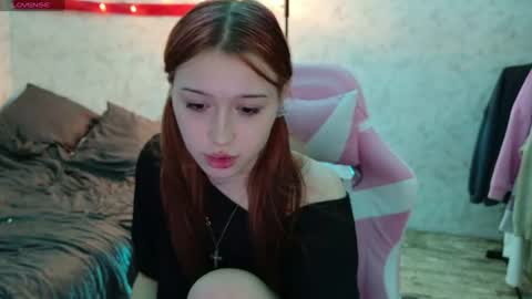 Snapshot of luvellina chatting on 06.23.26 luvellina online show from 06.23.26