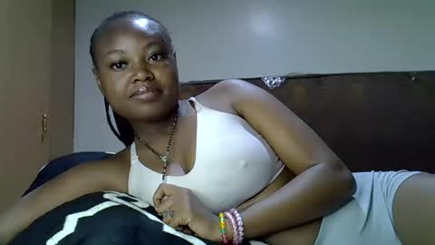 Snapshot of luvly_ebonny chatting on 09.13.25 Tracy online show from 09.13.25